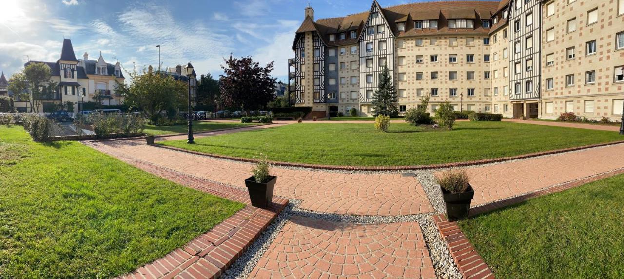 Le Deauvillais Deauville Buitenkant foto