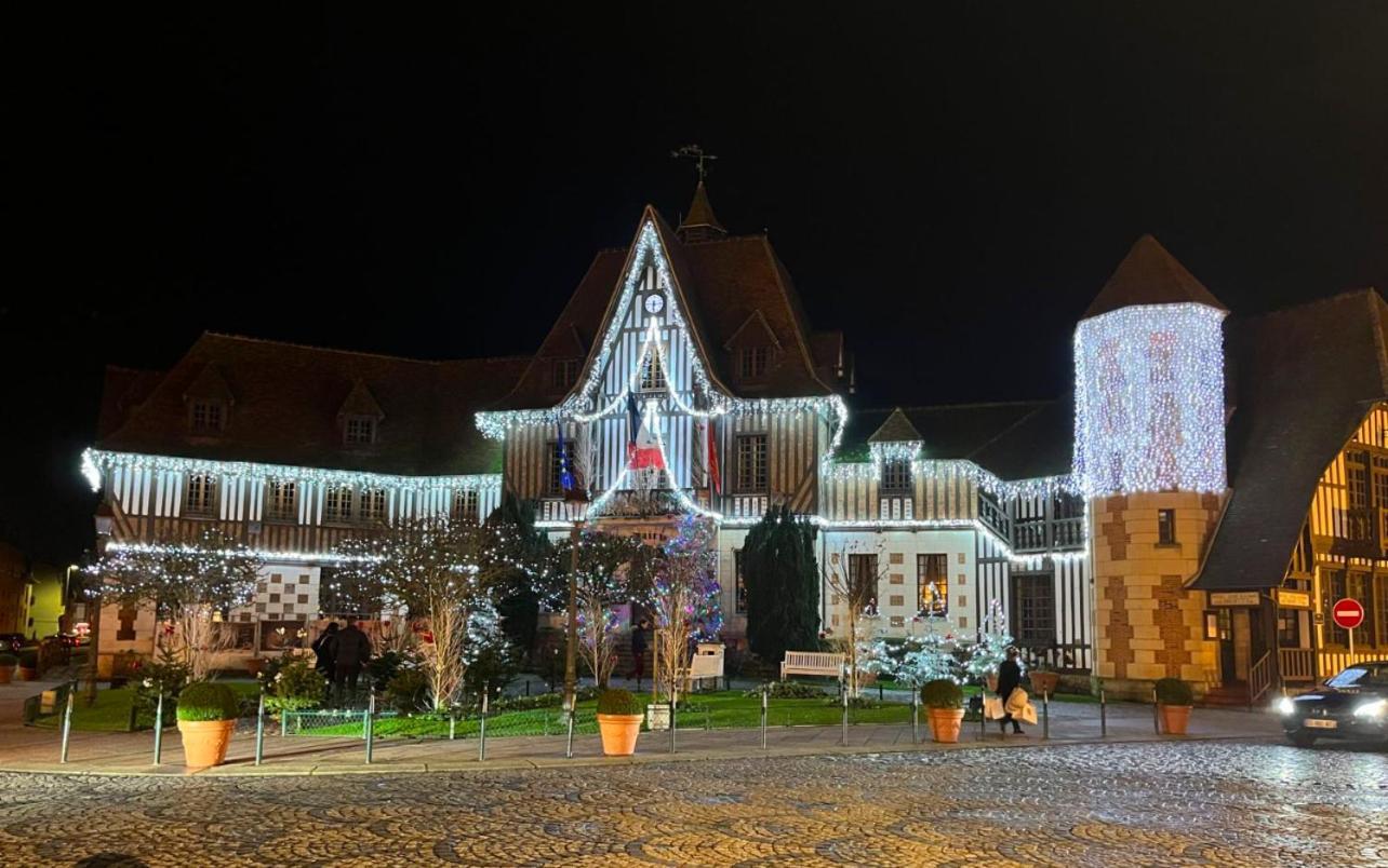 Le Deauvillais Deauville Buitenkant foto